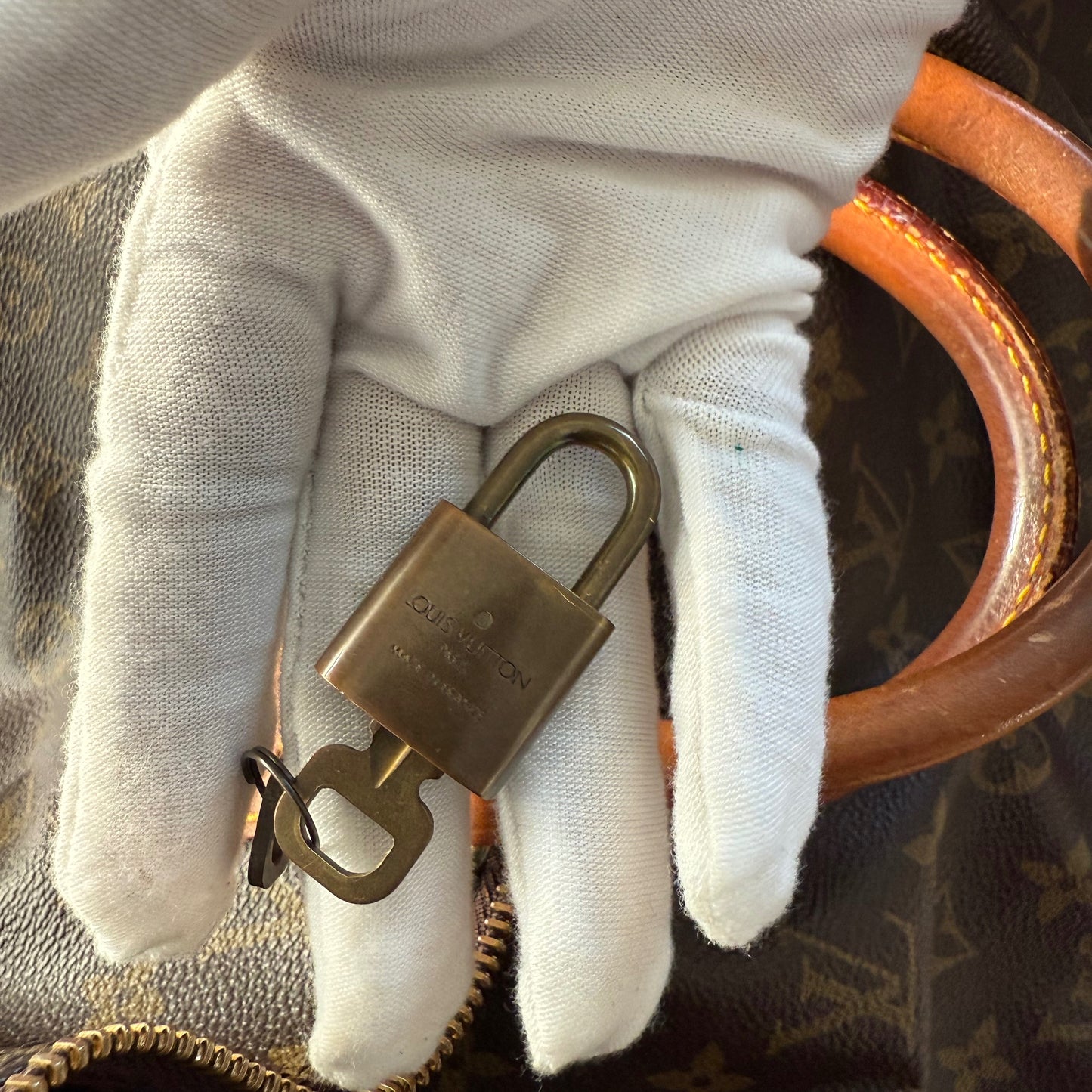 Louis Vuitton Monogram Speedy 40