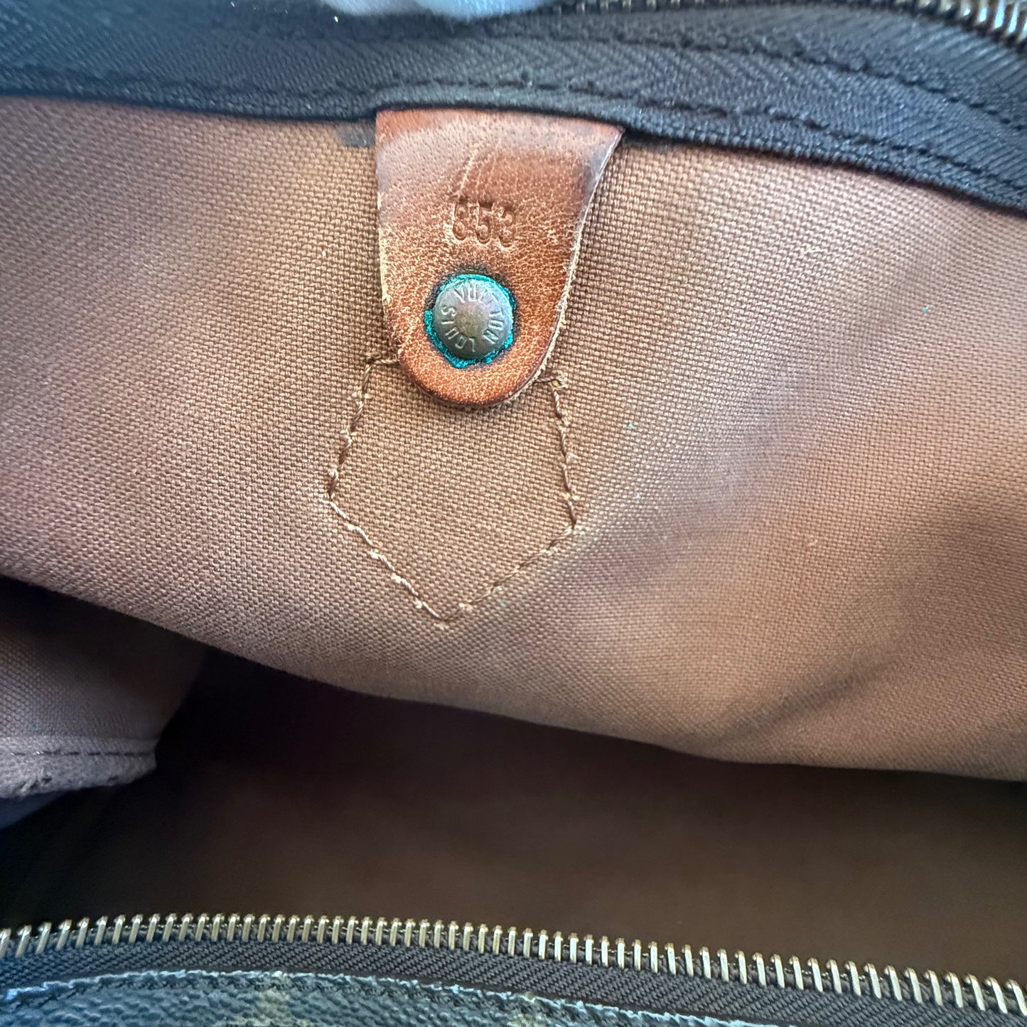 Louis Vuitton Monogram Speedy 40